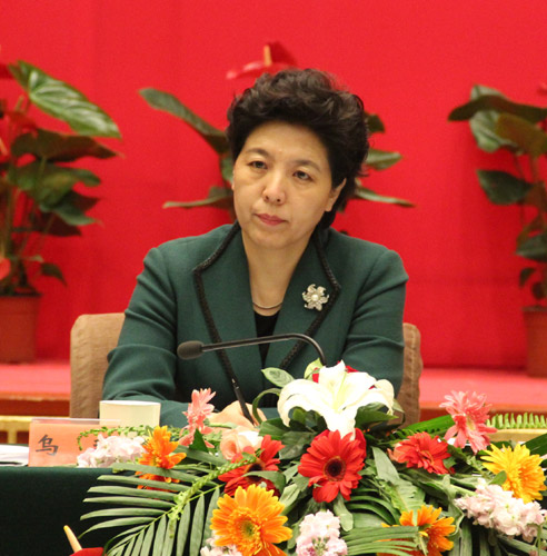内蒙古社科理论界学习贯彻党的十八大精神座谈会召开