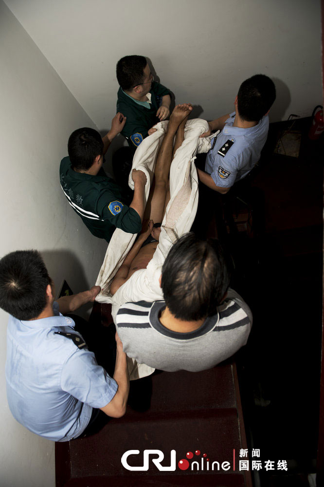 转:长沙三名青年相约自杀 警察破门时两人已昏迷(图)