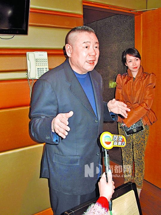 刘銮雄涉贿欧文龙案开庭 律师质疑证物笔迹