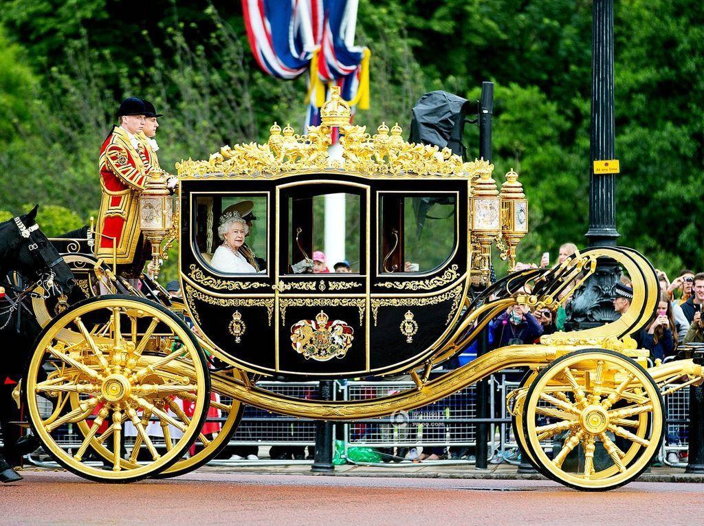 澳大利亚耗时10年为英女王造金色钻石马车