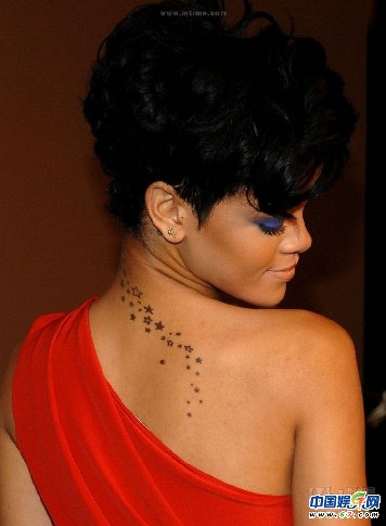 揭秘明星隐私处火辣纹身华丽叛逆突显性感魅力