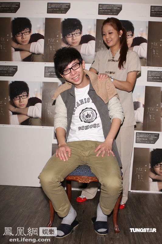 胡夏曝压力大做噩梦为周末演唱会练唱高清大图