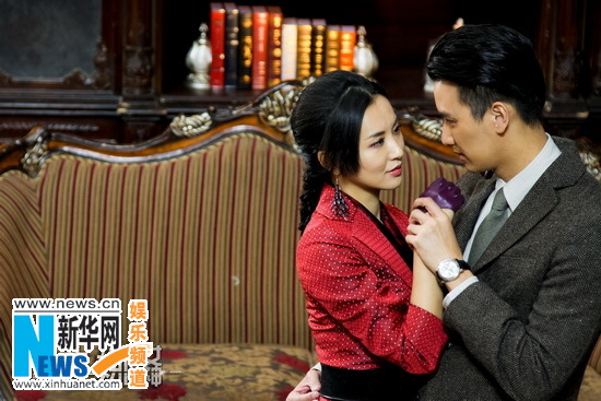 雅典娜女神情感戏曝光莫小棋床戏缠绵图