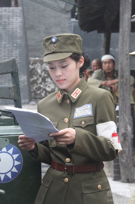 战地花开开播韩丹彤靓丽绽放图