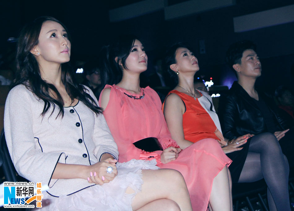 胡静泪洒笑红颜发布会小腹微隆疑似好事将近