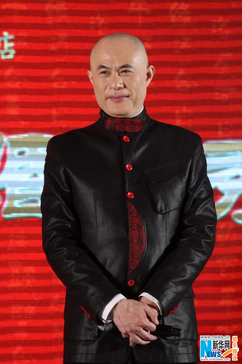 高清徐锦江携爱妻助阵婚礼秀夫妻默契光头亮相组图