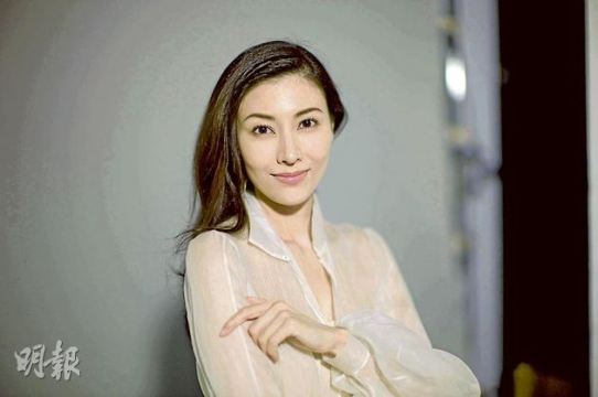 李嘉欣分享育儿秘诀提醒父母勿过度溺爱子女图