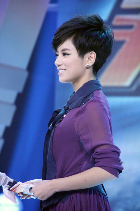 浙江卫视主持人伊一