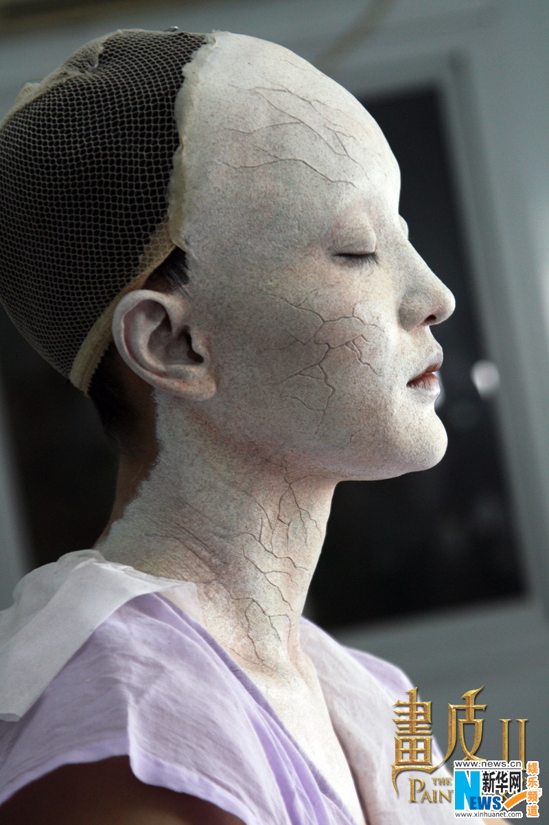 画皮Ⅱ曝周迅冰裂造型瓷娃娃小唯破冰出世