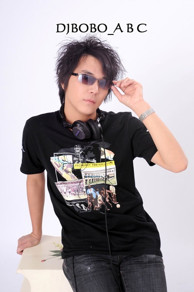 djbobo推出奥运放歌苍劲有力令人震撼