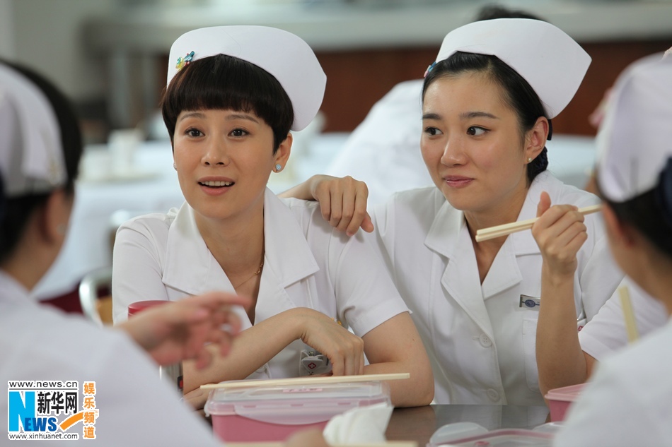 心术海清领衔众俏护士青春洋溢成亮丽风景