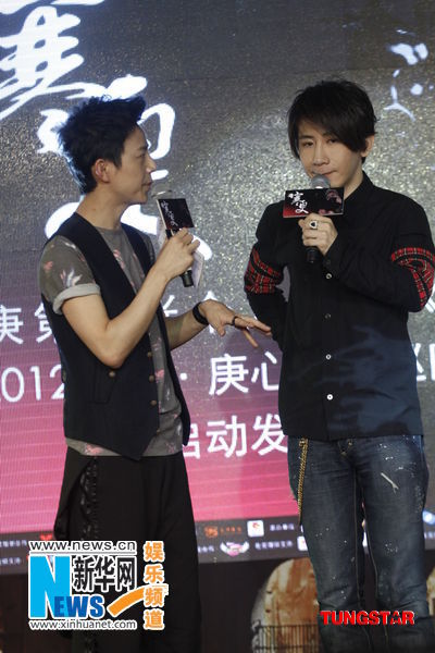 白发韩庚开唱在即引粉丝疯狂刘谦何炅齐助阵图