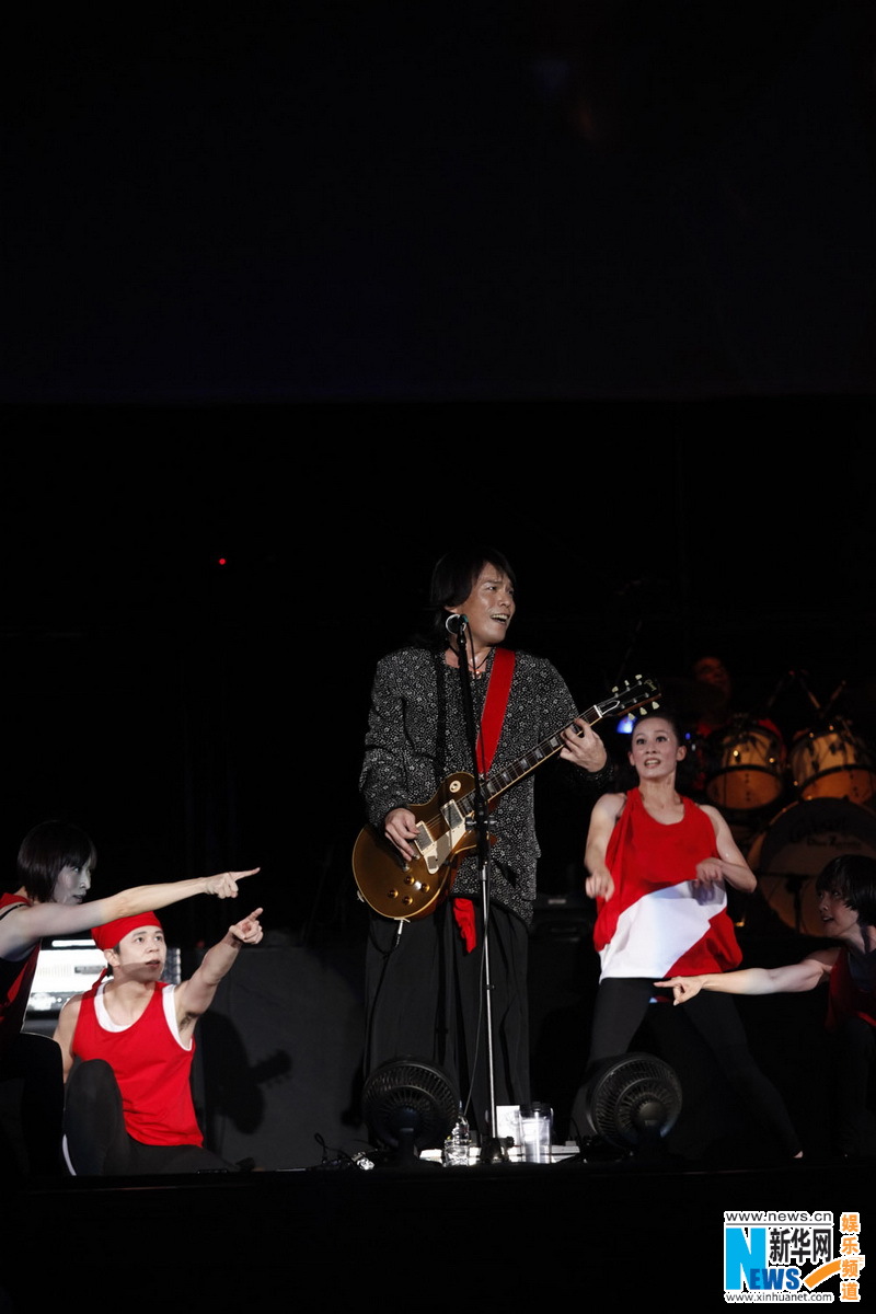 伍佰chinablue世界巡演首场演绎20年摇滚经典