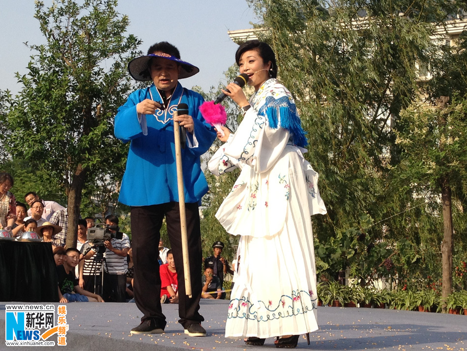 高清李丹阳做客暑假七天乐与老毕合唱花鼓戏