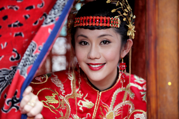 王宇婕流泪的新娘披嫁衣白富美惊艳荧屏