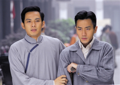 在《菩提树下》中,因为一场身世错位,钟汉良和刘恺威不仅有着复杂的