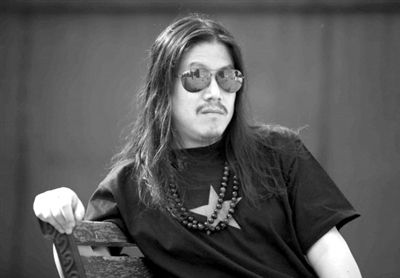 盲人歌手周云蓬来哈巡演(图)