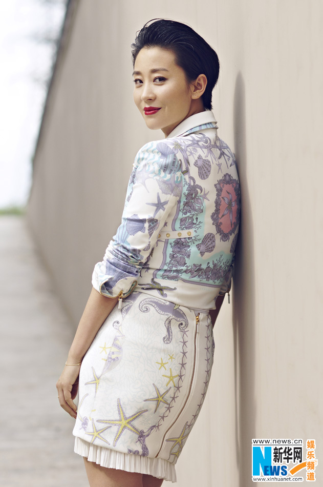 苗圃新写真帅气飒爽现代版穆桂英征战荧屏