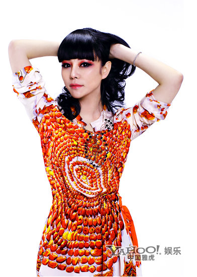 石梅新歌不断将与神秘歌手对唱错过的情人