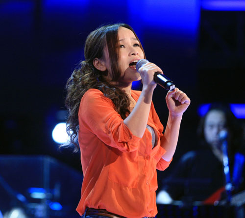 伍佳丽歌声牵动杨坤小心脏娇小身躯无限能量