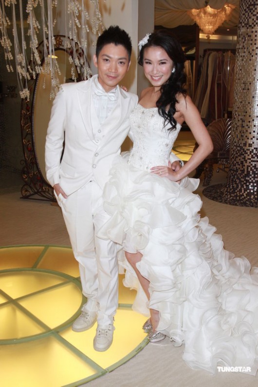 组图港姐刘倩婷拍婚纱照明年初与李丞责完婚