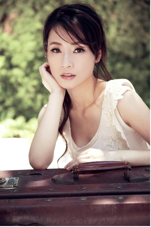 汤晓菲晒月光大获好评九月发片备受瞩目图