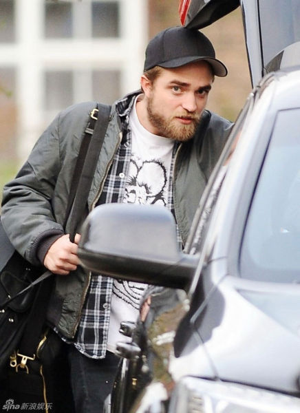 暮光男罗伯特?帕丁森形容憔悴