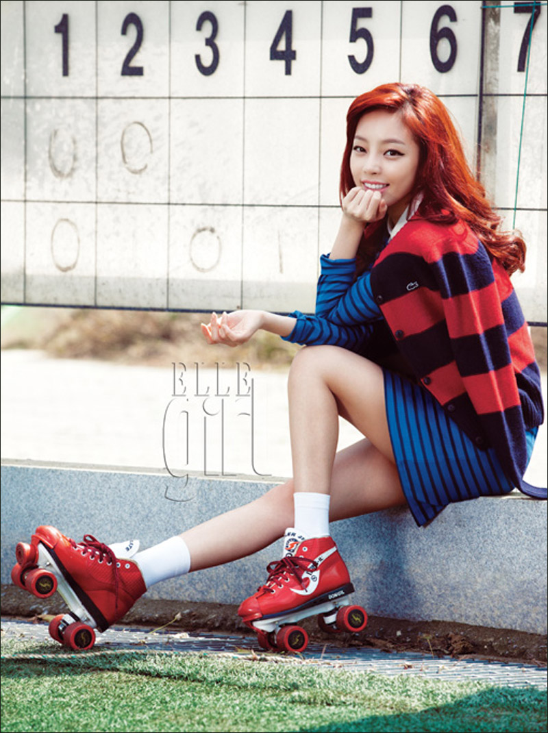 具荷拉化身网球少女登elle封面高清组图