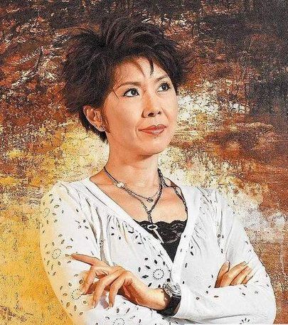 赵式芝疑与同性杨如芯结婚揭明星同性婚姻