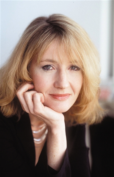 罗琳首部成人小说今日全球开售