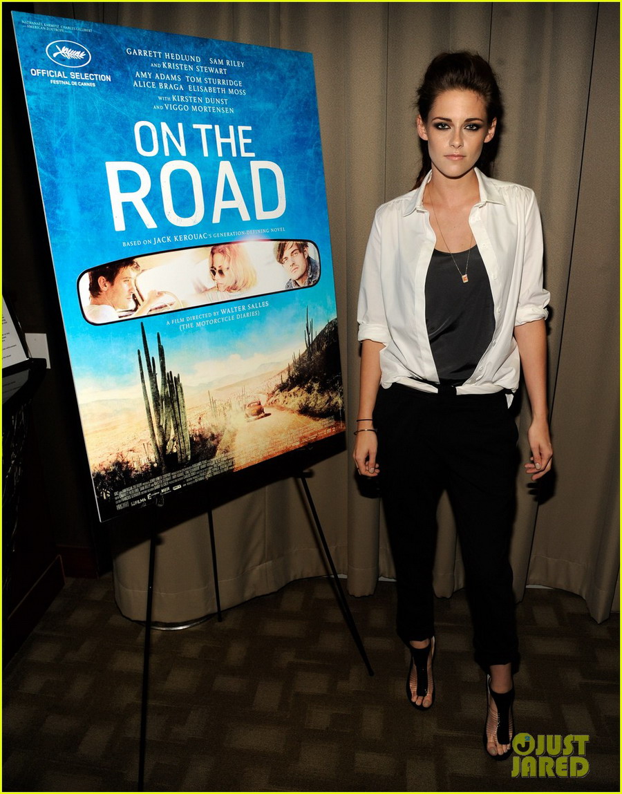 劈腿女斯图尔特烟熏妆亮相一扫颓废高清组图