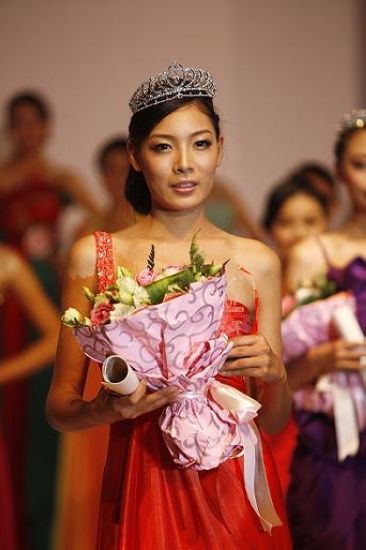 2012枫都本溪亚洲新锐模特大赛揭晓张天娇获冠军