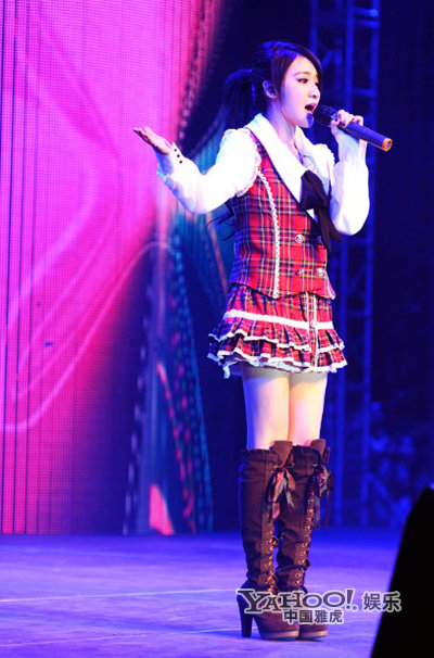 刘丹萌助阵徐良歌友会 人气爆棚场面失控