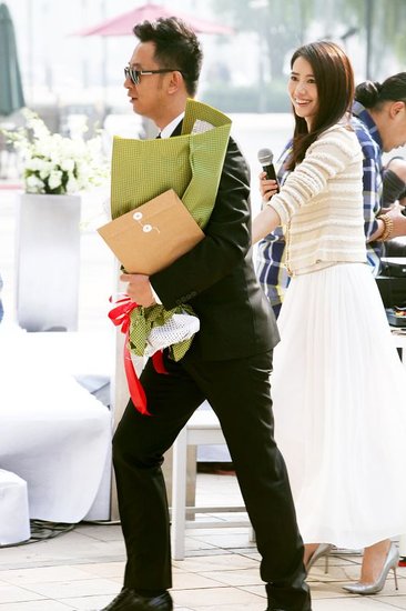 咱们结婚吧探班上演最浪漫求婚桥段