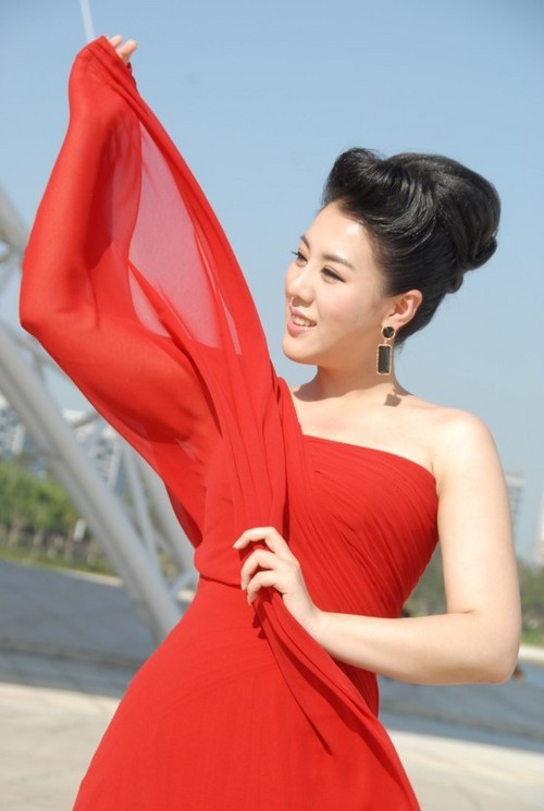 王?录制教育台春晚 唱《又唱山歌给党听》