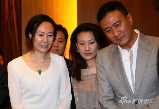 胡军和姐姐,妹妹