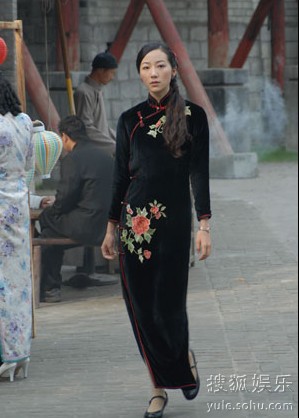 《代号十三钗》热播 韩雪旗袍魅惑成宅男女神_音乐频道_凤凰网