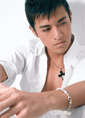 导演龙正曝祝钒刚约电影女主角赴毒趴