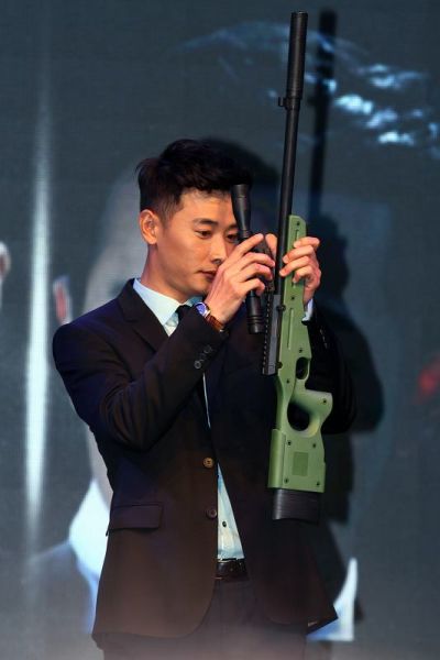 《x女特工》发布会 罗晋自称孤僻频放电