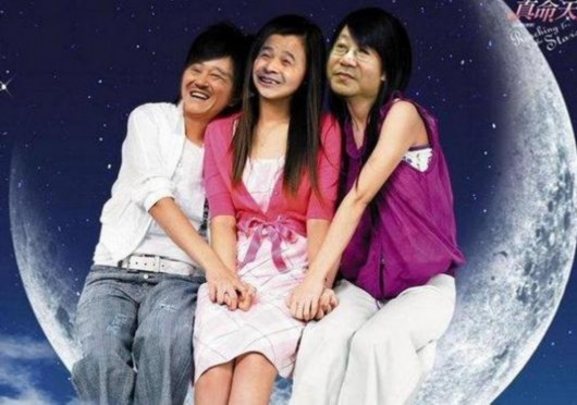 杨幂插座引争议 众明星惨遭ps恶搞图大pk