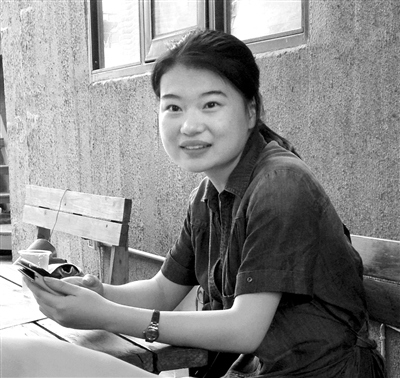 温方伊 生于1990年11月,南京大学文学院戏剧影视艺术系2009级本科生.