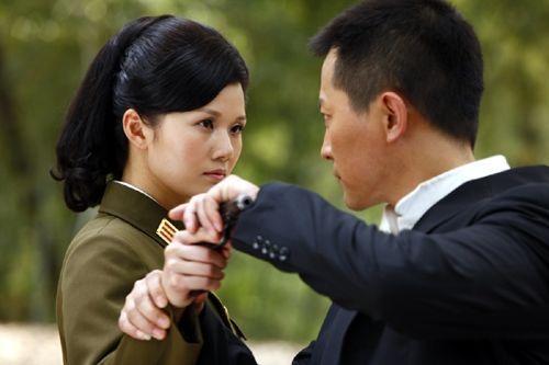 《黎明前的暗战》中饰演林玲